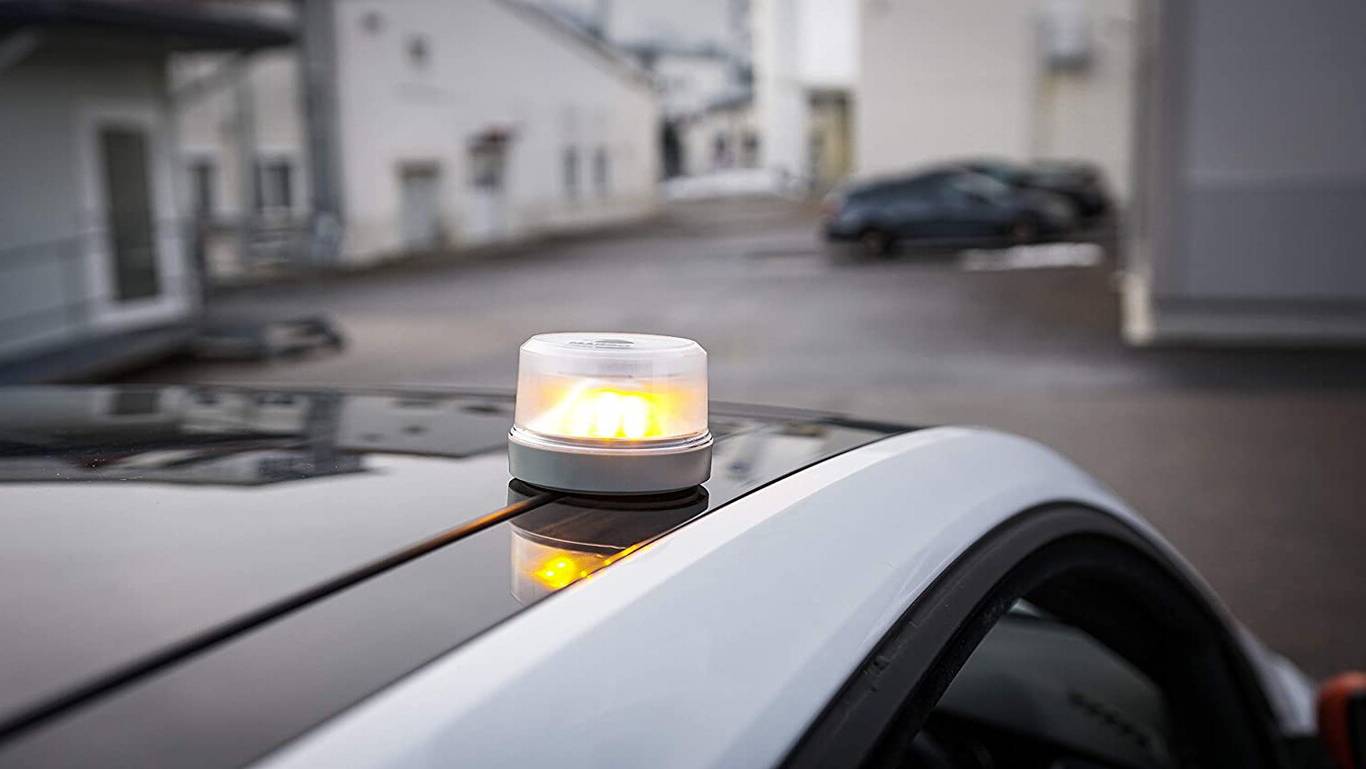 Luz de emergencia V16 para señalizar averías en carretera